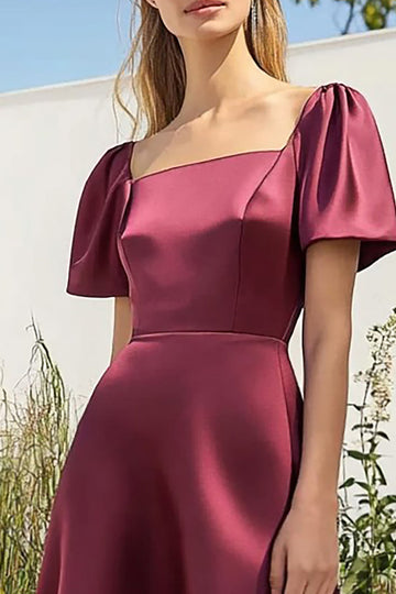 Robe formelle à manches courtes en satin bordeaux à col carré trapèze